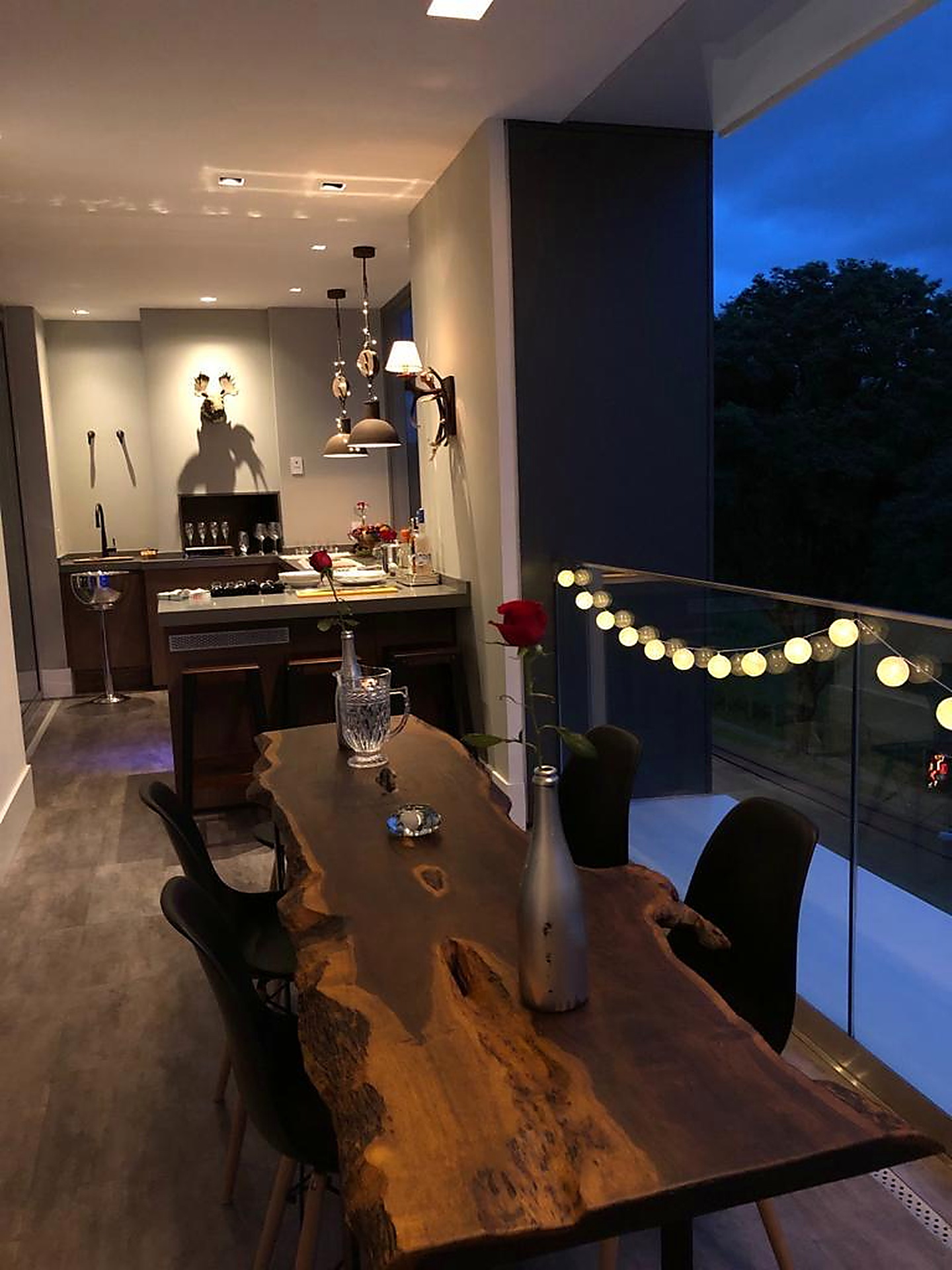 Mesa de jantar em varanda